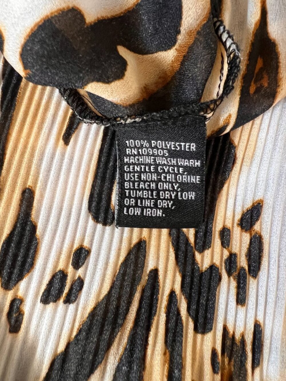 Essentials by Milano Leopard Print Pleated Sheer Blouse Square Neck 3X Plus - Picture 4 of 10